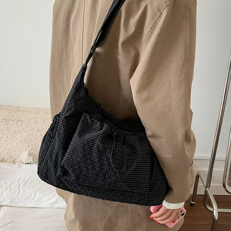 Korean Nylon Shoulder Bags Fashion Simple Plaid Zipper Tote Drawstring Pleated Cloud Bags New Commuter Crossbody Shoulder Bag