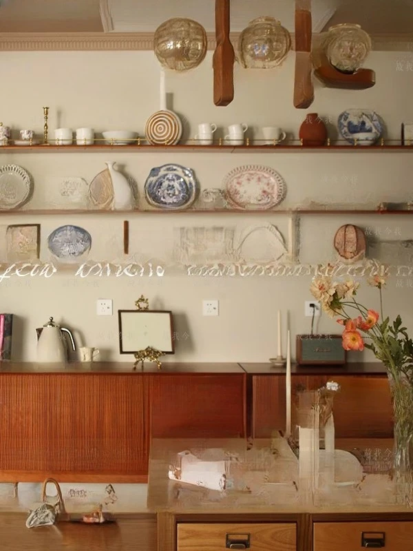 

Retro bookshelf, baffle solid wood decoration