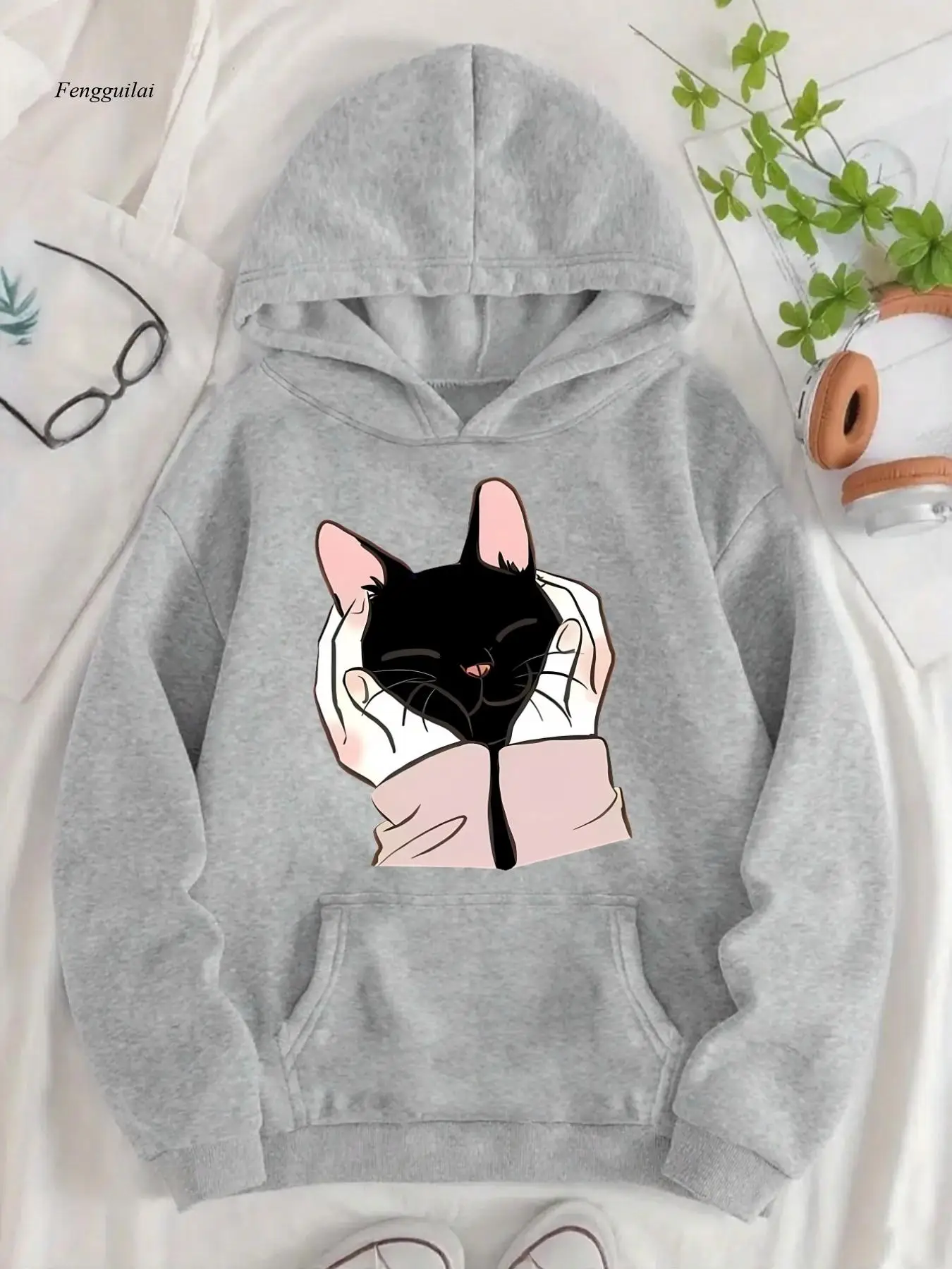 

Толстовка с капюшоном с милым дизайном черного кота, с очаровательными и игривыми узорами и принтом букв.