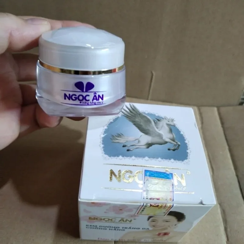 Moisturizing Brightening Anti UV Cream Kem Duong Trang Da Chong Nang Ngoc An