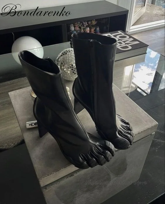 Women New Split-toe Pull-on Booties Five Finger Sock Boots Toe Heeled Black Pink White Strange Style Luxury Design Runway Shoes