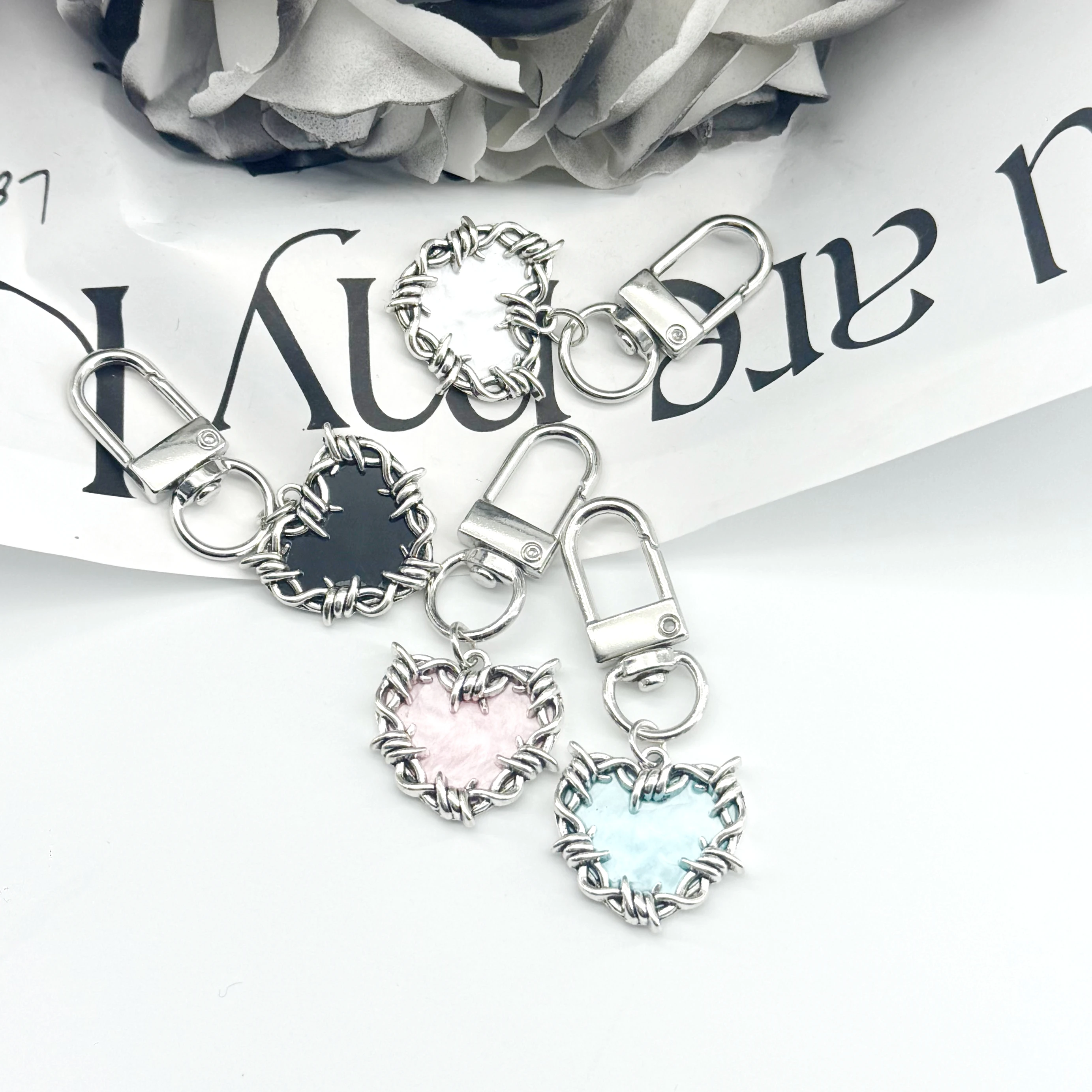 New Neutral Colored Heart-shaped Earrings in Ins Style Gothic Hip-hop Punk Style with Barbed Wire and Small Thorns