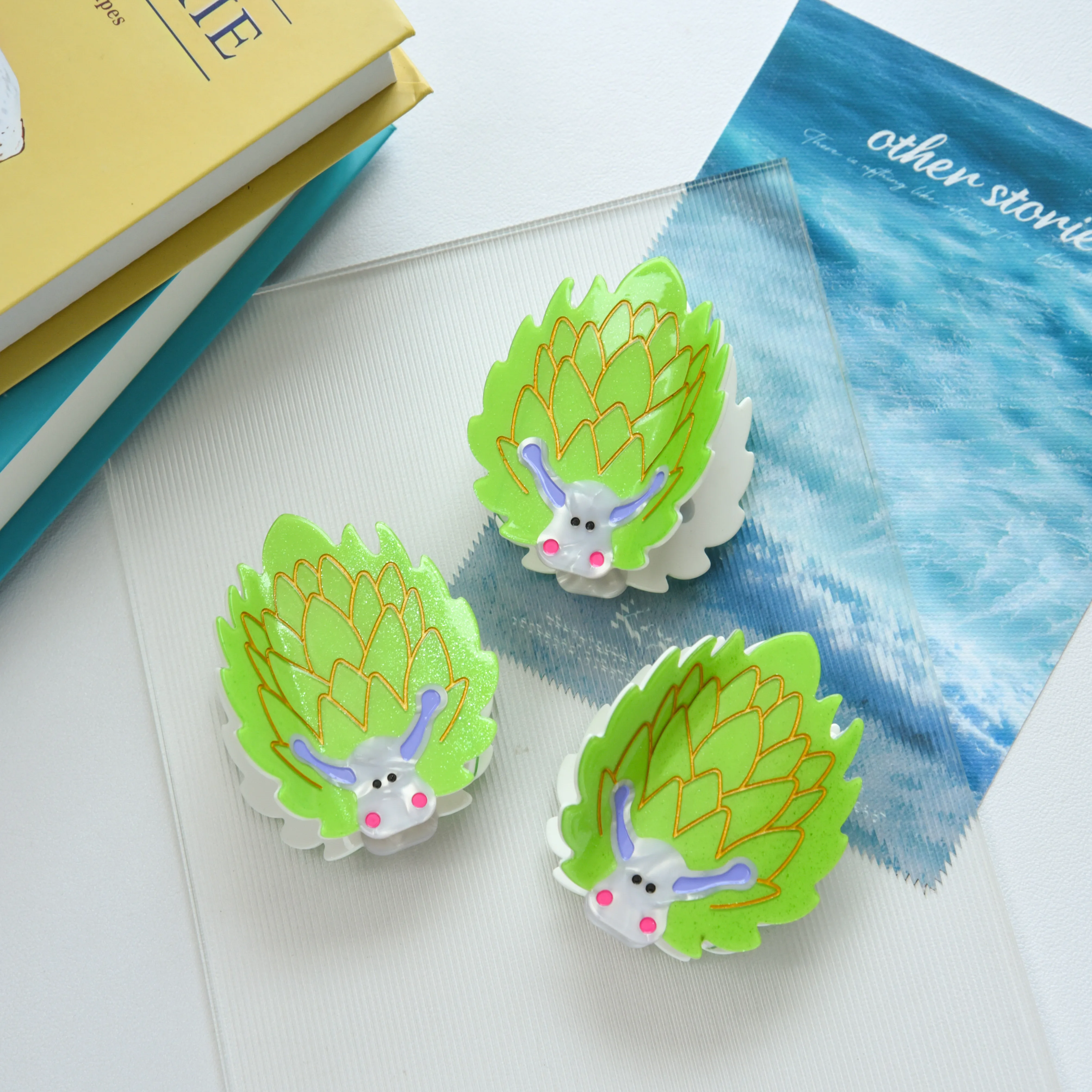 

DuoShang New Ocean Series Leaf Sheep Hair Claw Acetate Claw Clips Cute Green Sea Slug Crab Hair Clips for Women Hair Accessories