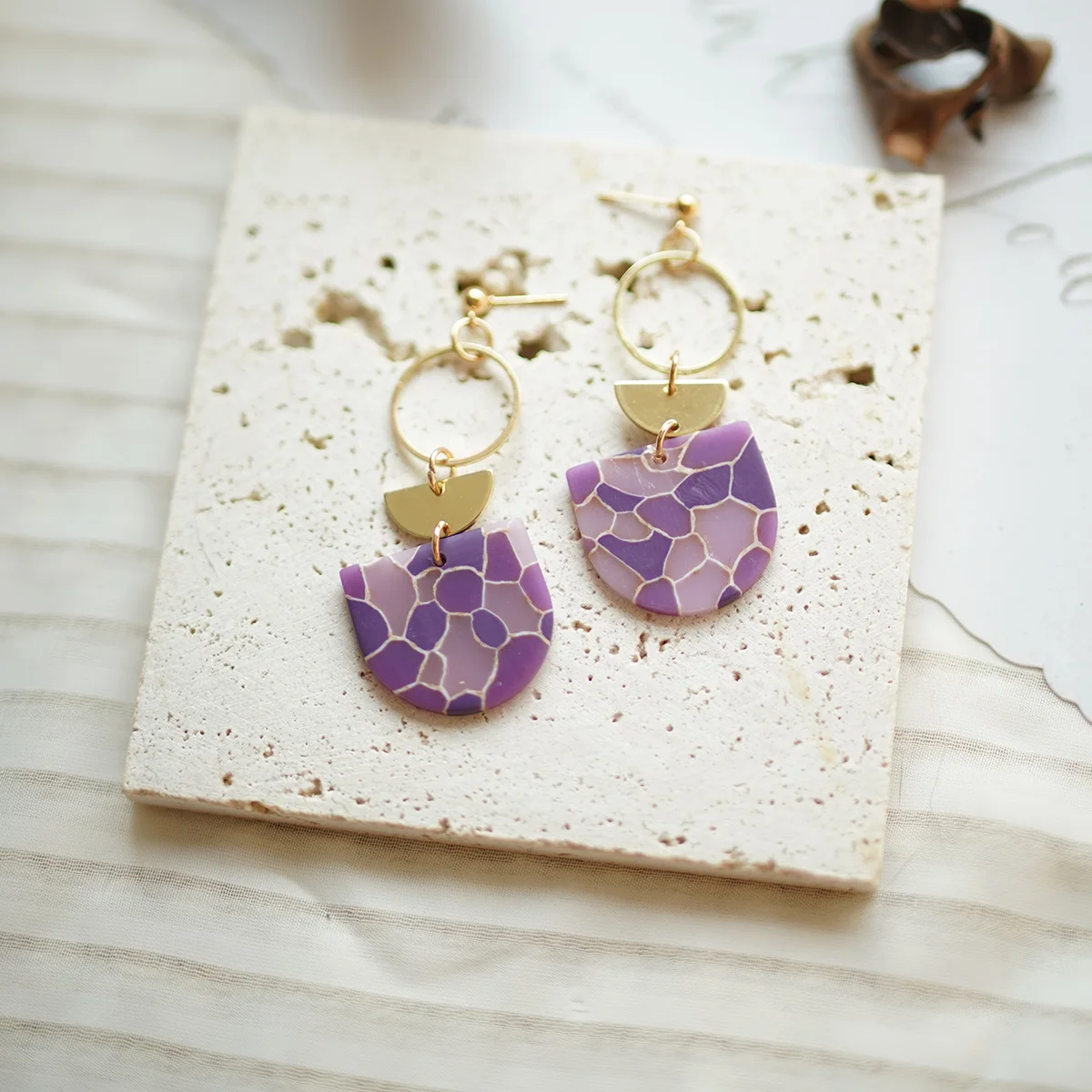 Women\'s Boho Fashion Dangle Matte Look Earrings Multi Colors Marble Pattern Polymer Clay Shield Shape Jewelry with Brass Ring