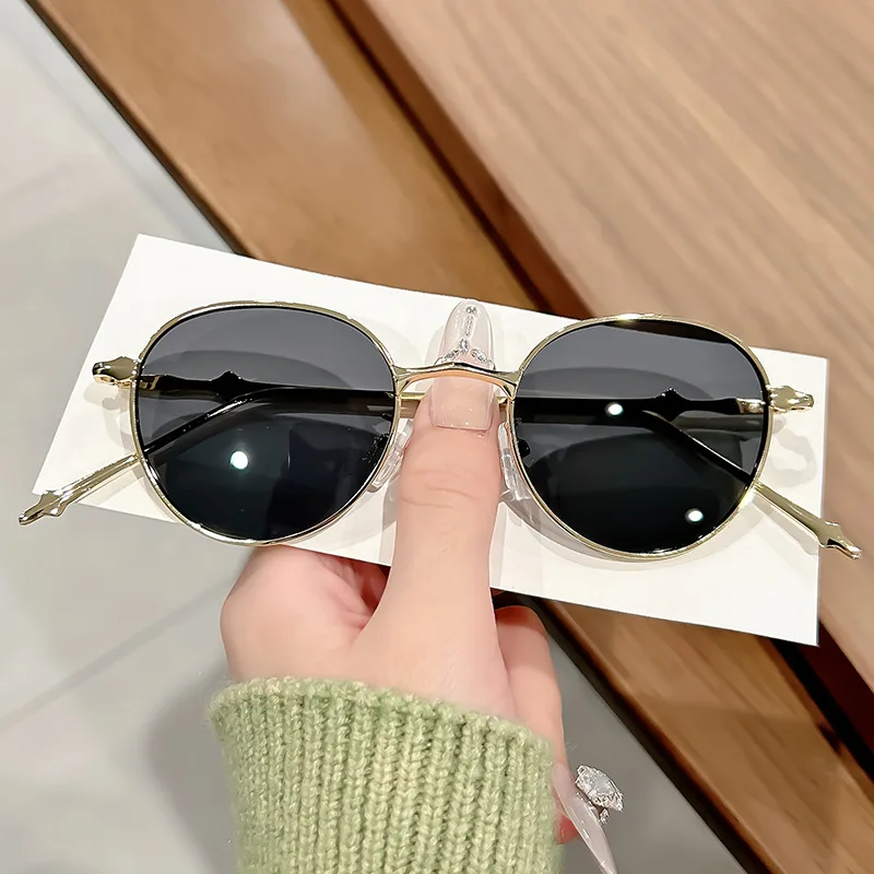 

Trendy Japanese Retro Round Sunglasses for Men and Women, Driving-Specific Round Sunglasses, Best Man Glasses, Men's Fashion