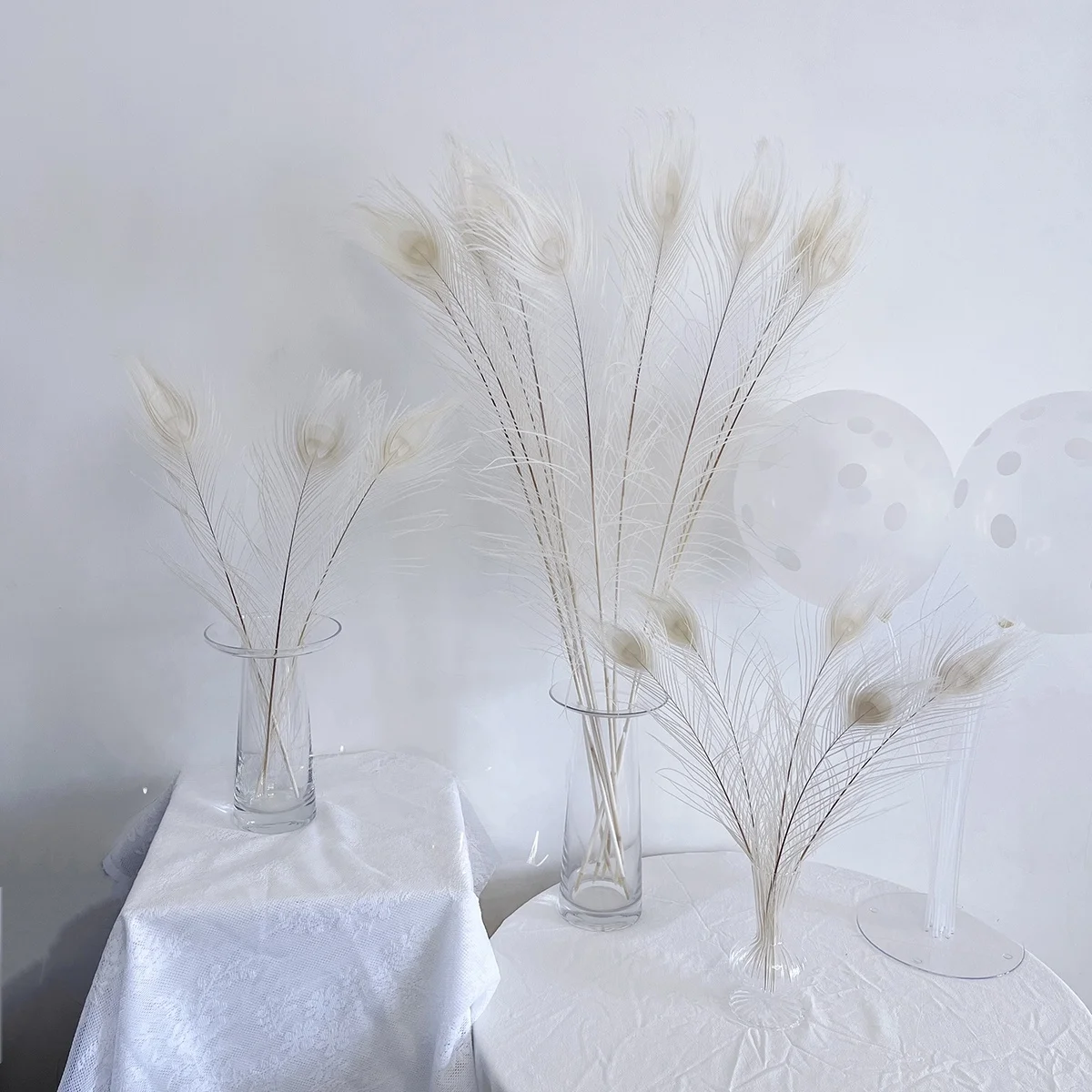 

Декоративная ваза для дома с имитацией сухих цветов и лепестков веток, украшенная перьями мандалы и перьями павлиньего хвоста