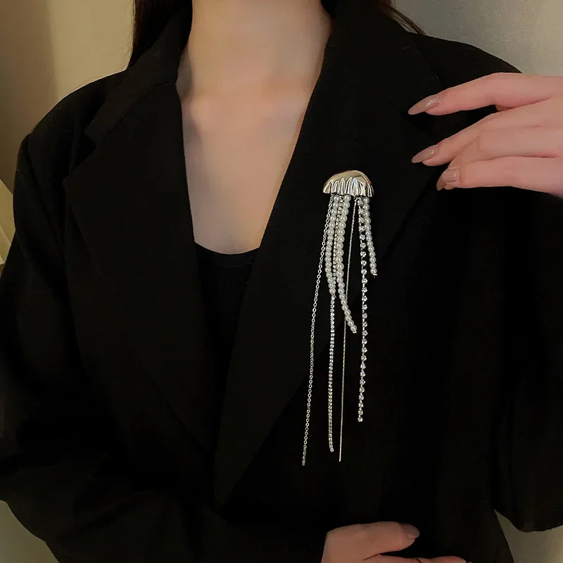 Elegant Jellyfish Brooch with Rhinestones and Pearls for Men & Women