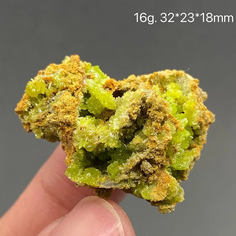 100%  Natural pyromorphite Mineral Specimens Stones and Crystals Healing Crystal