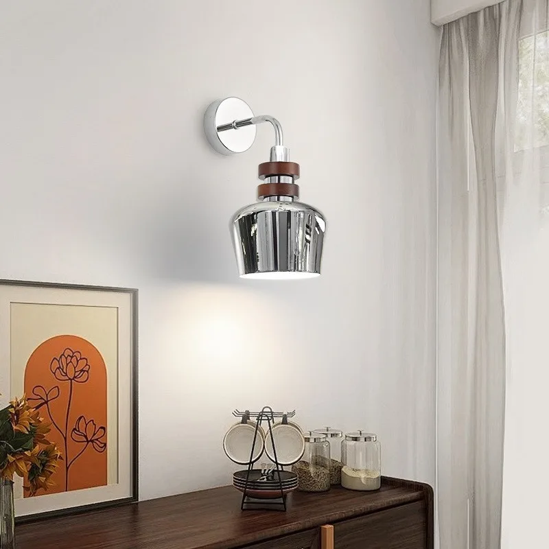 

Настенный светильник из массива дерева в средневековом стиле, прикроватная лампа для спальни, кофейня, хромированный декоративный настенный светильник в стиле ретро