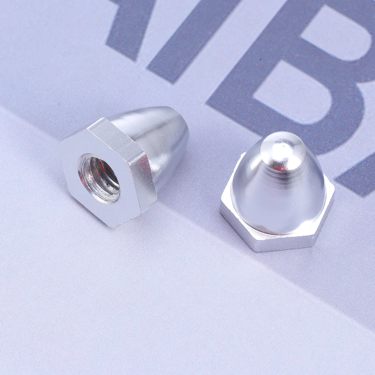 4個入り 合金プロペラナットキャップ 赤黒 ファントム2 ビジョン2212 920KvモーターCWプロペラナットキット RCクアッドコプタードローン用