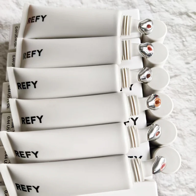 Hot Sale REFY Lipstick with High Gloss Mirror Finish Moisturizing and Non Sticky Nourishing Plumping Shine Lips Gloss Cosmetics