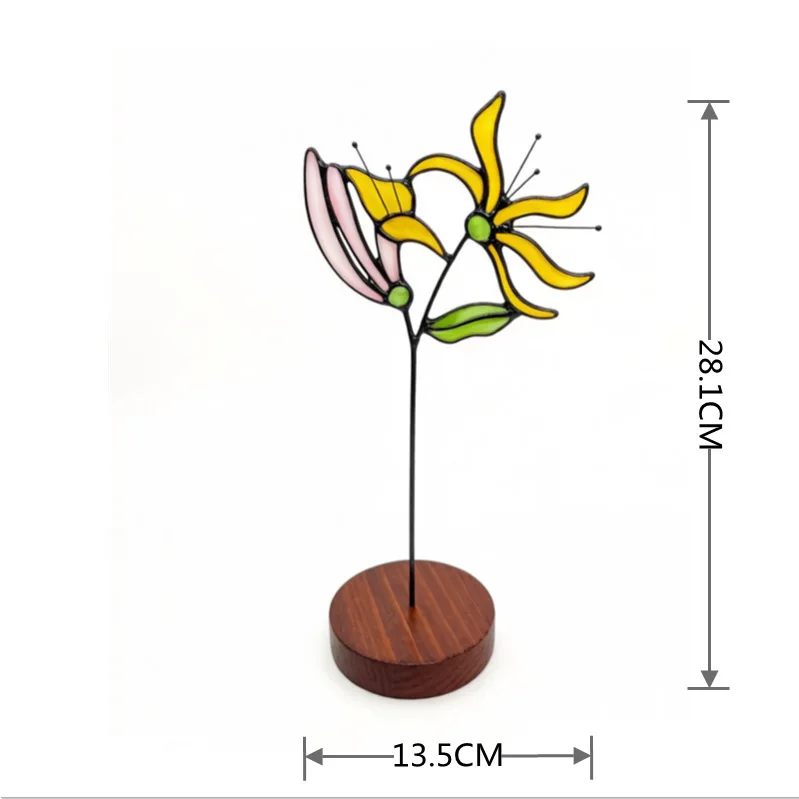 Goldene Geburtsblume aus Buntglas, personalisiertes Geschenk für Sie, eleganter Buntglas-Sonnenfänger für Geburtstage oder Jubiläen der Mutter. – Detail 10