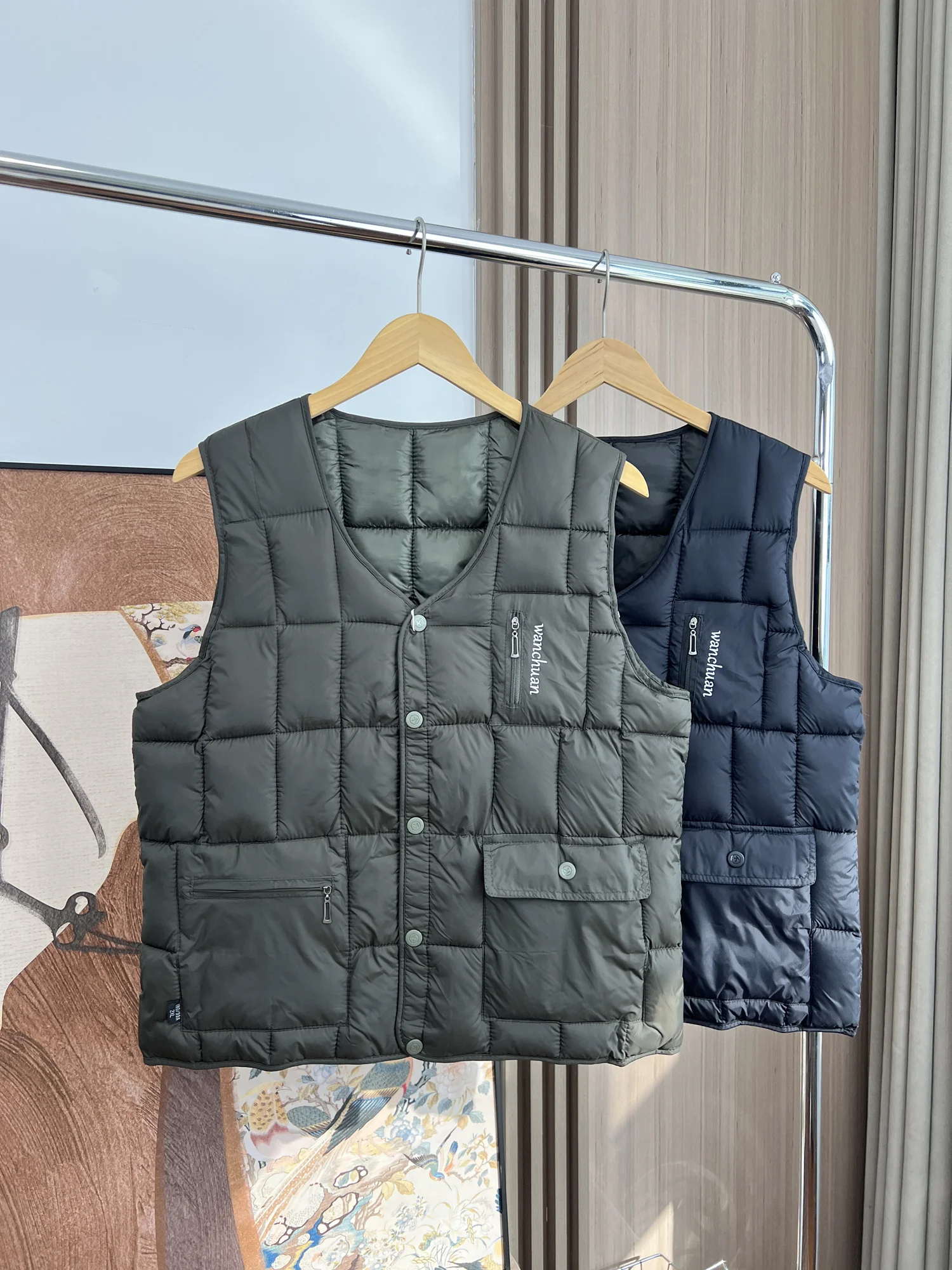 

Легкий технологичный мужской хлопковый жилет с V-образным вырезом, однотонный, стеганый, теплый, осенне-зимний, модный, городской, приталенный крой