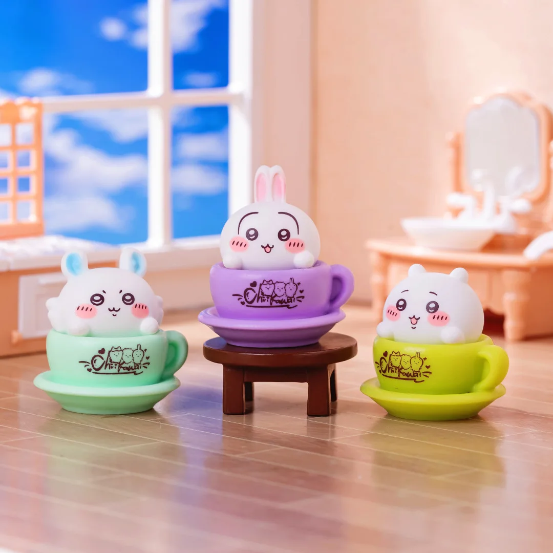Kreatywne figurki Chiikawa z kubkiem obrotowym, zestawy blind box, akcesoria kawaii, mini ozdoby anime na biurko, prezenty świąteczne dla dzieci.