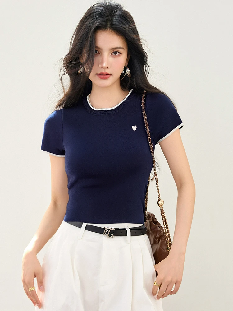 半袖 Tシャツ 2025 夏の新女性ファッショナブルな多用途スリムフィットトップス無地ニッチデザイン Tシャツ