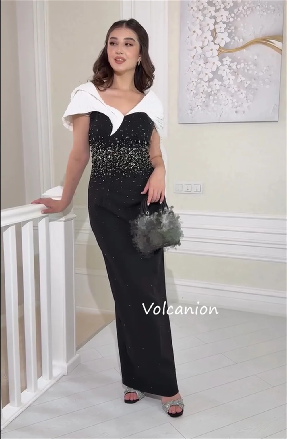 Moda personalizada jérsei plissado lantejoulas padrão em linha reta com decote em v vestidos midi sob medida ocasião requintado