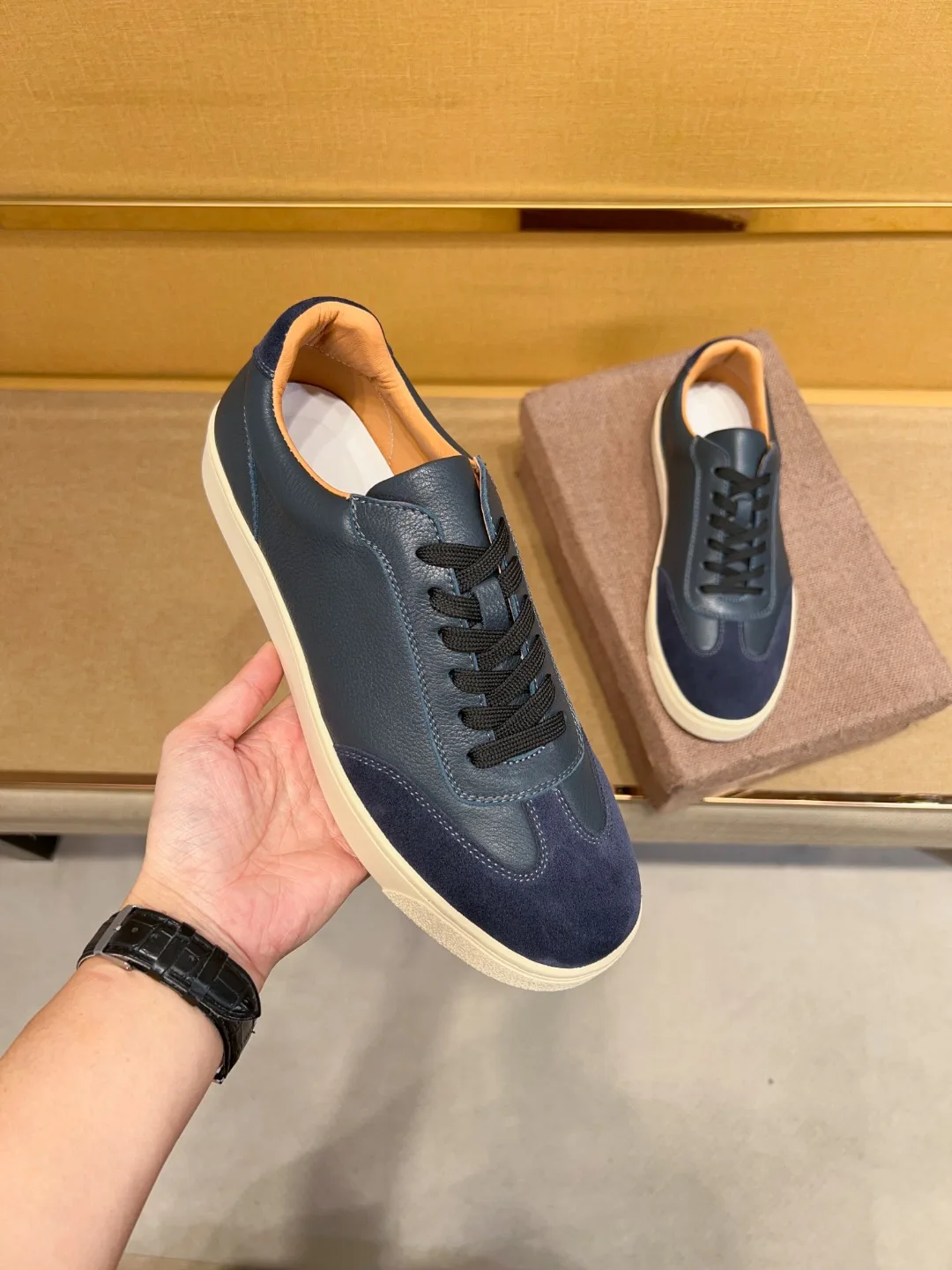 

Men's Genuine Leather Luxury Leisure Sports Outdoor Comfortable Breathable Running Shoes Sneakers