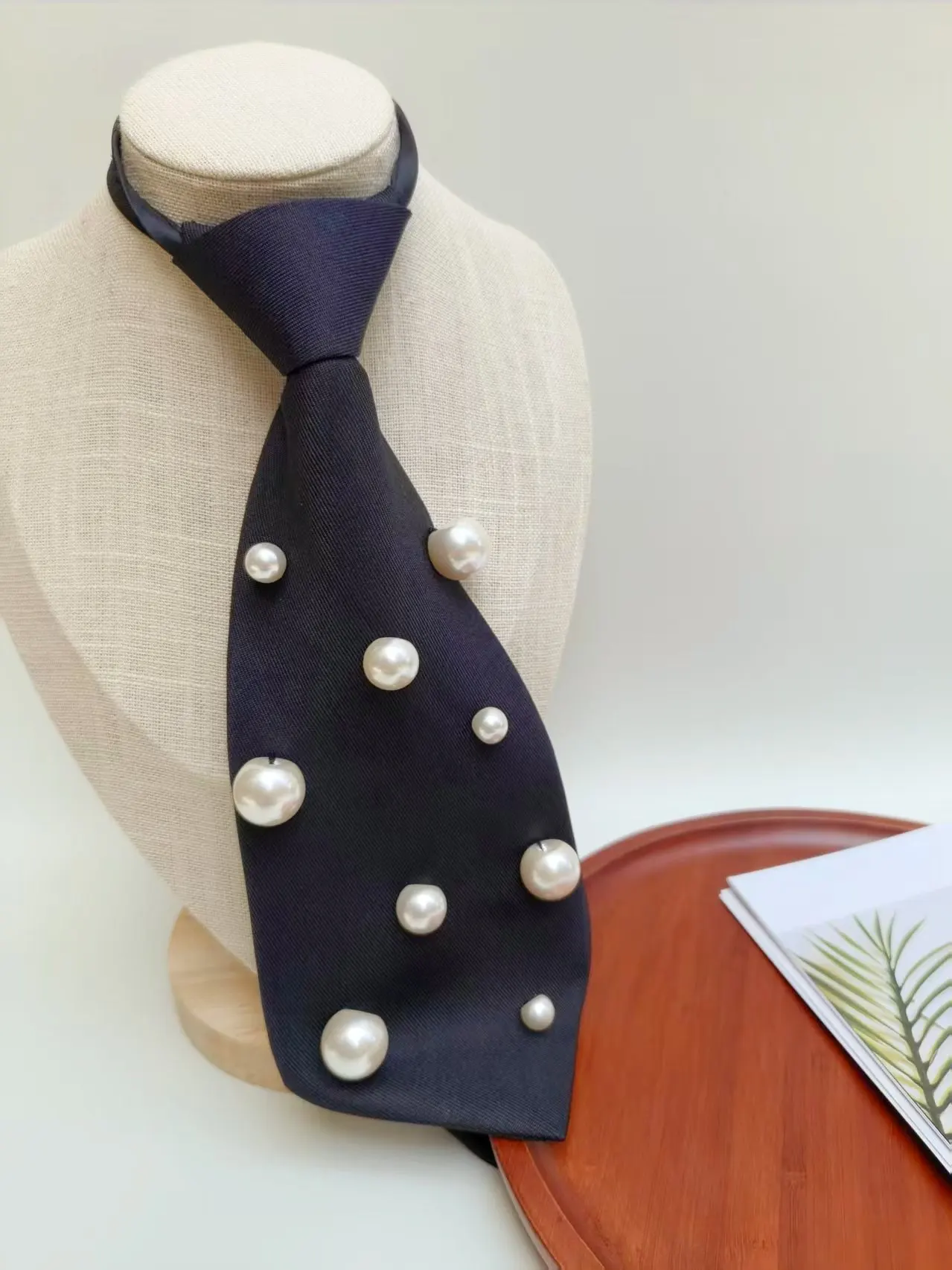 Light Luxury 3D Pearl Tie-Free Necktie, Black Twill Lazy Slip-On Tie, Jk Uniform Shirt Decorative Neck Accessory (Suitable for Events Such as World Cup, Music Festivals, Independence Day)