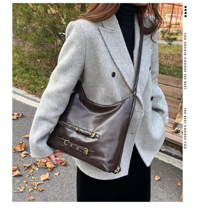 

Large Capacity Gym Tote Bag Waterproof Sports Bag With Shoe Pocket And Mesh Pockets