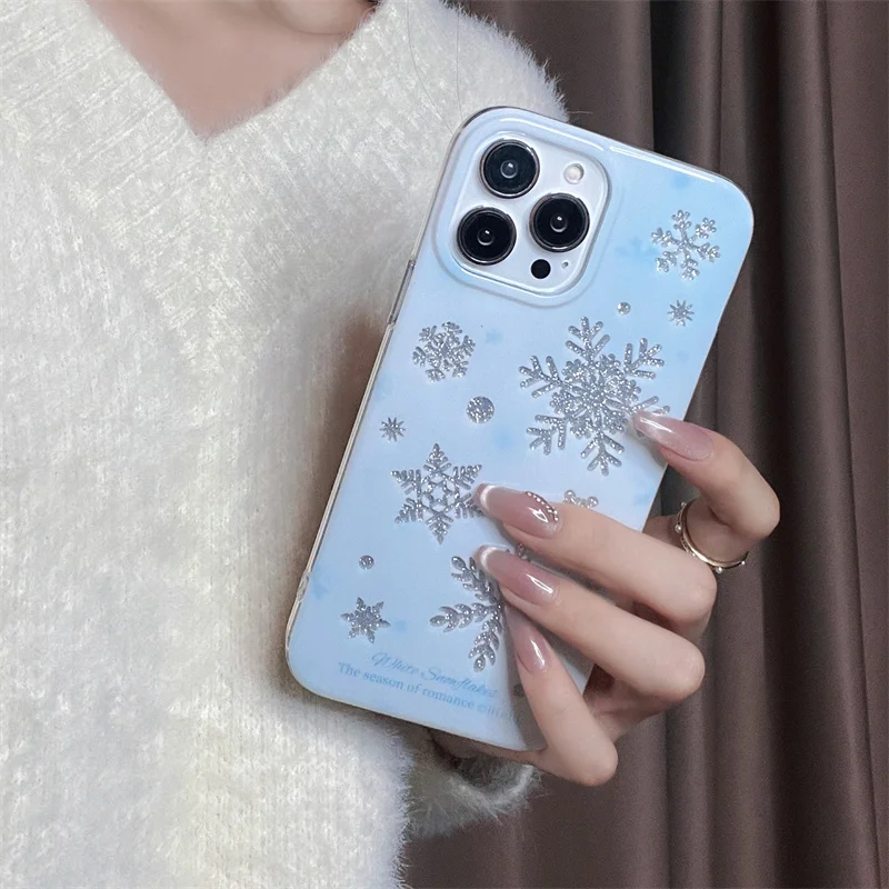 Fashion Winter Snowflake Cute Phone Case For iPhone 15 Pro 11 12 13 14 Pro Max Cover Shockproof Silicone Protective Cases Women