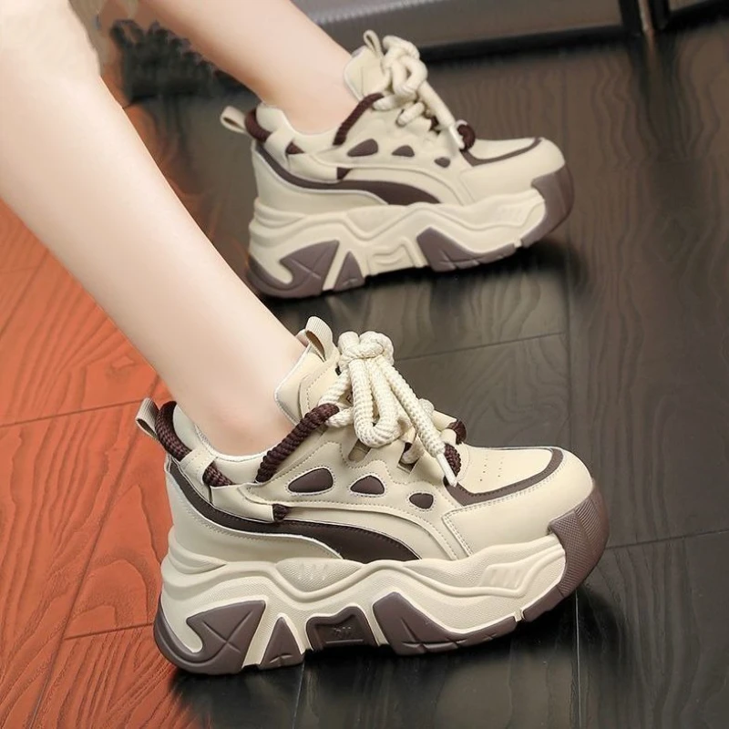 

2025 Winter Must Have 8cm Thick Sole Chunky Sneakers for Women Comfortable Height Boost Casual Shoes with Retro Perfect