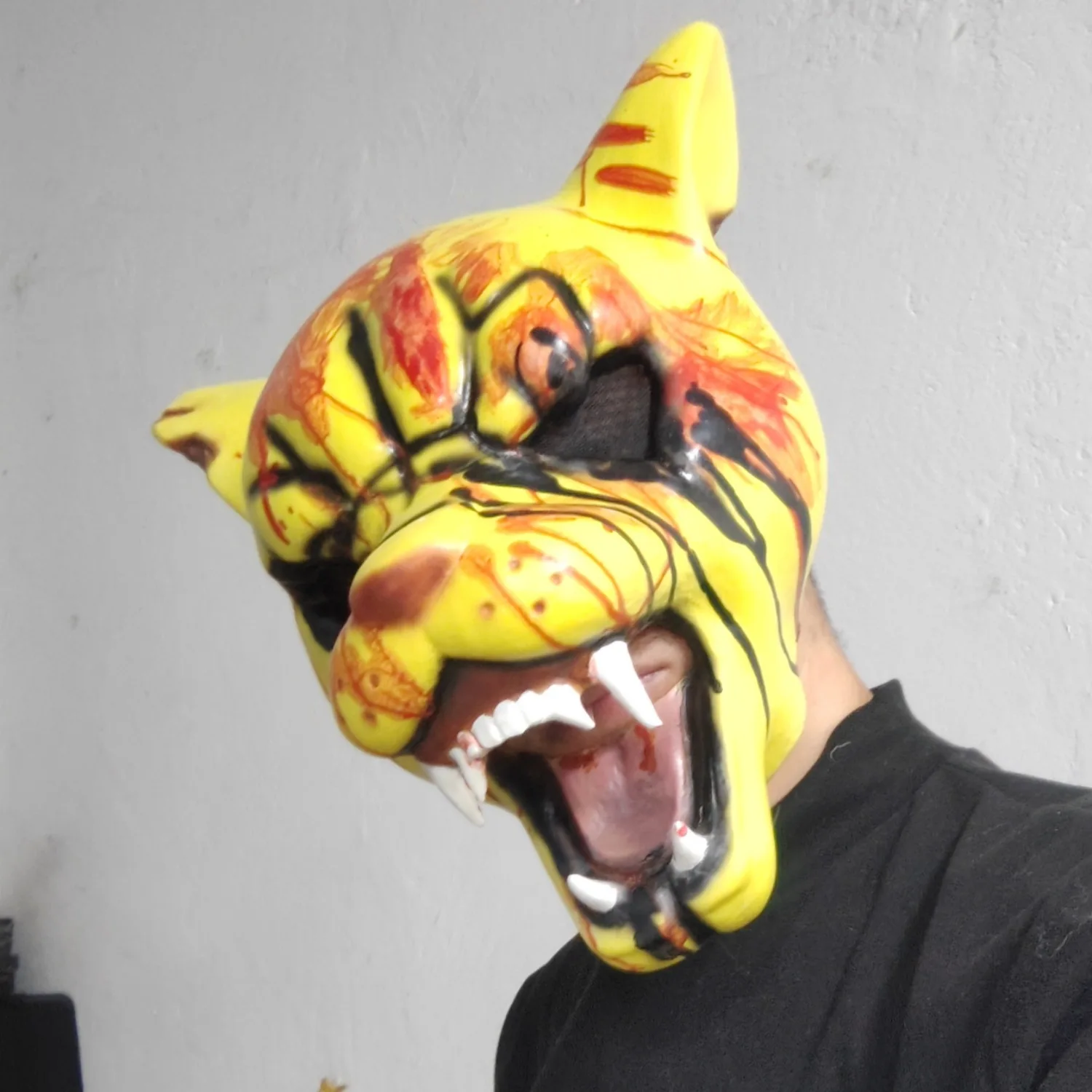 

Bloody Tiger Mask Bloody Creepy Animal Head Mask Teen Mardi Gras Masque Carnaval Cosplay Party Hip Hop Dance Stage Mask for Men