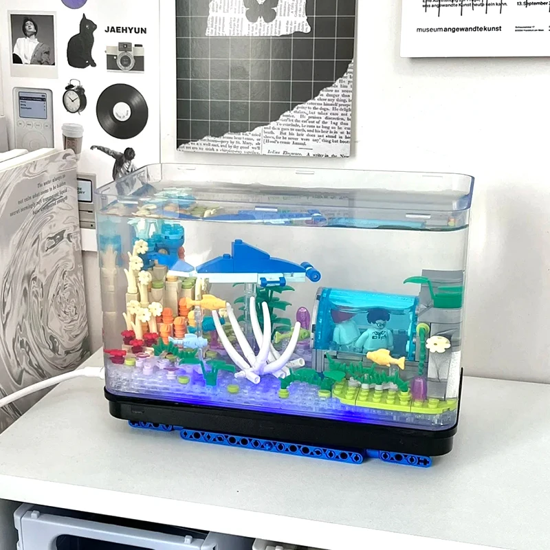 Creative Mini Fish Tank Aquarium Seaweed Biology Ship Model Building Block Shipwreck DIY Fishbowl With LED Light Bricks Toy Gift