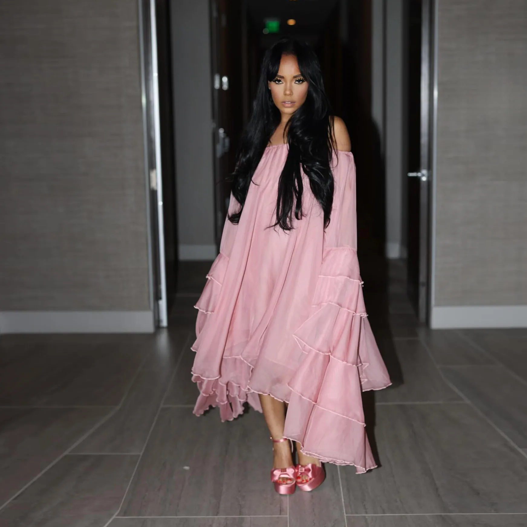 

Pretty Blush Pink Loose A-line Women Dresses With Puff Sleeves Boat Neckline Mid Calf Female Party Dress