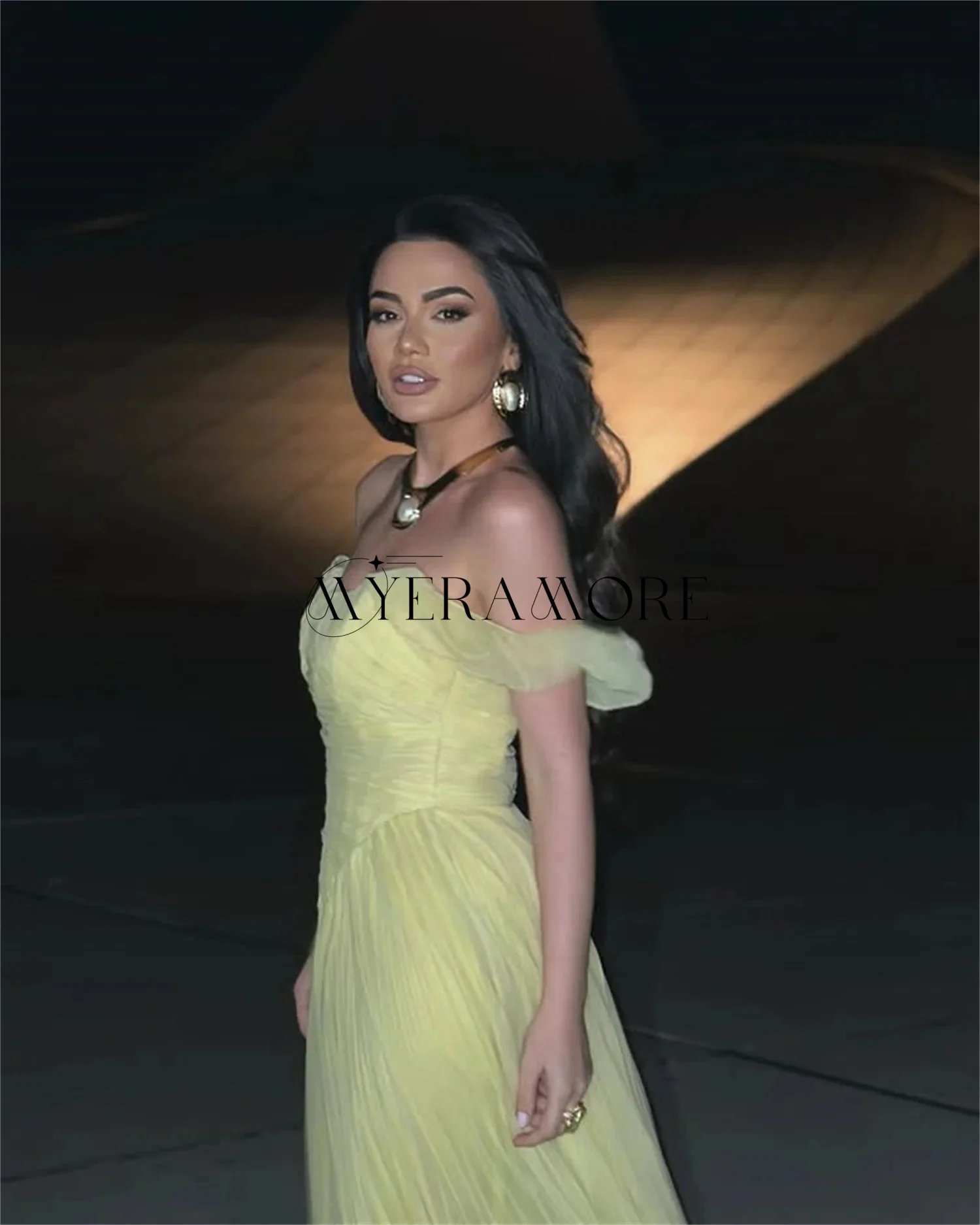 심플한 노란색 이브닝 드레스 오프숄더 튤 A라인 파티 프롬 가운 맞춤형 이브닝 드레스