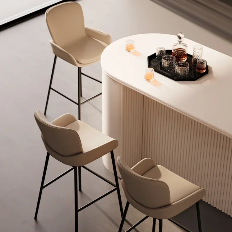 كرسي جلد أوروبي للأرجل للمطبخ والبار ، كرسي طعام فاخر ، عروش خارجية ، أثاث شمالية Sgabello Cucina Alto