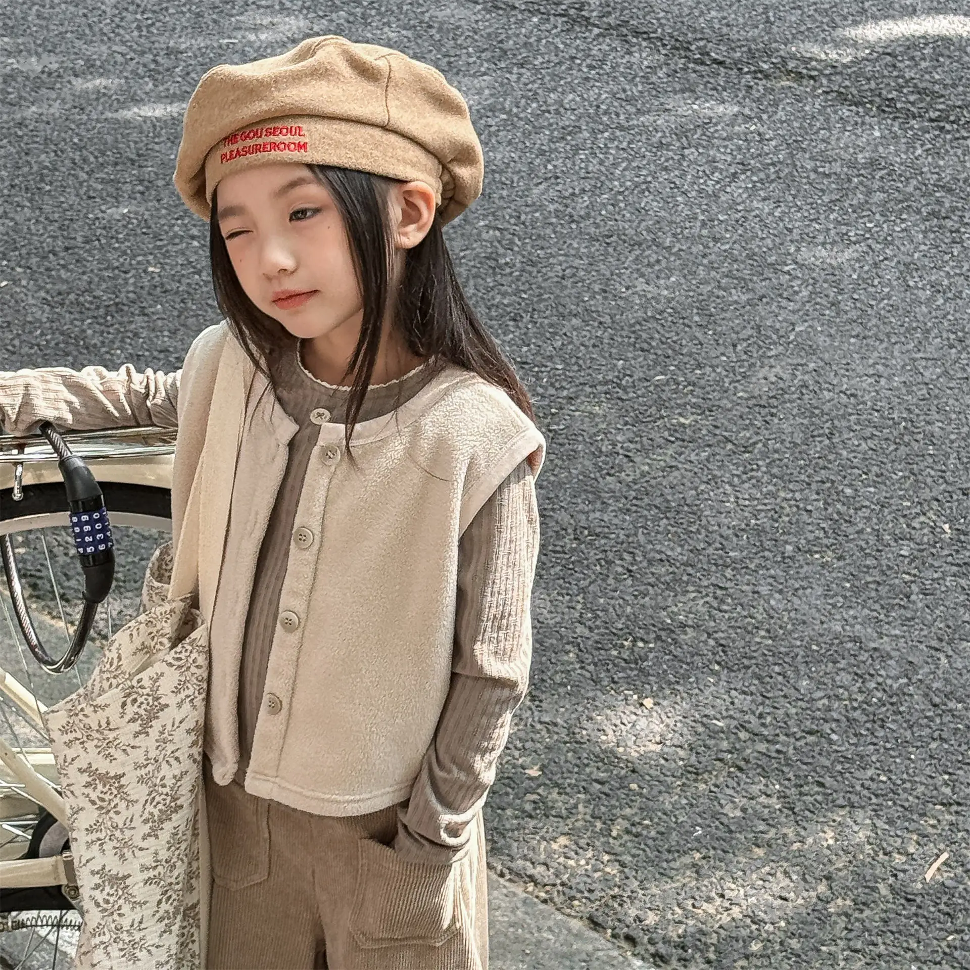 

2025 Fall Kids Vest Korean Style Boys & Girls Coral Fleece Sleeveless Jacket Warm Soft Outerwear Toddler Clothes 1-8 Years​