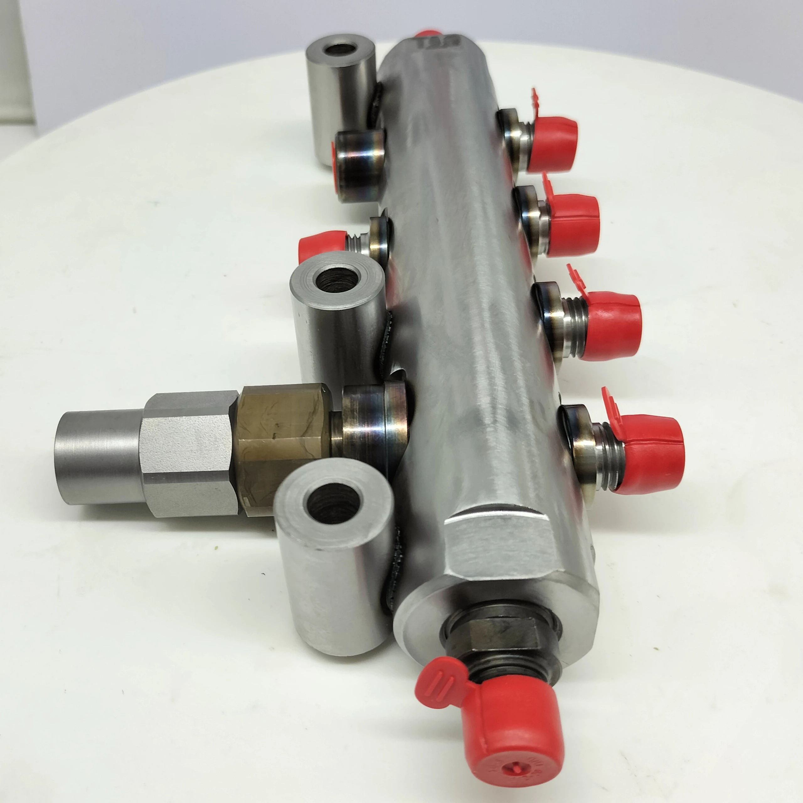 

Original C6.4 Engine Fuel Rail 4383416 For E320B E320D Excavator