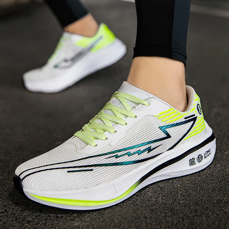 Chaussures de course légères pour hommes et femmes, chaussures de sport de jogging en plein air, baskets douces et respirantes, anti-baume, chaussures de marche