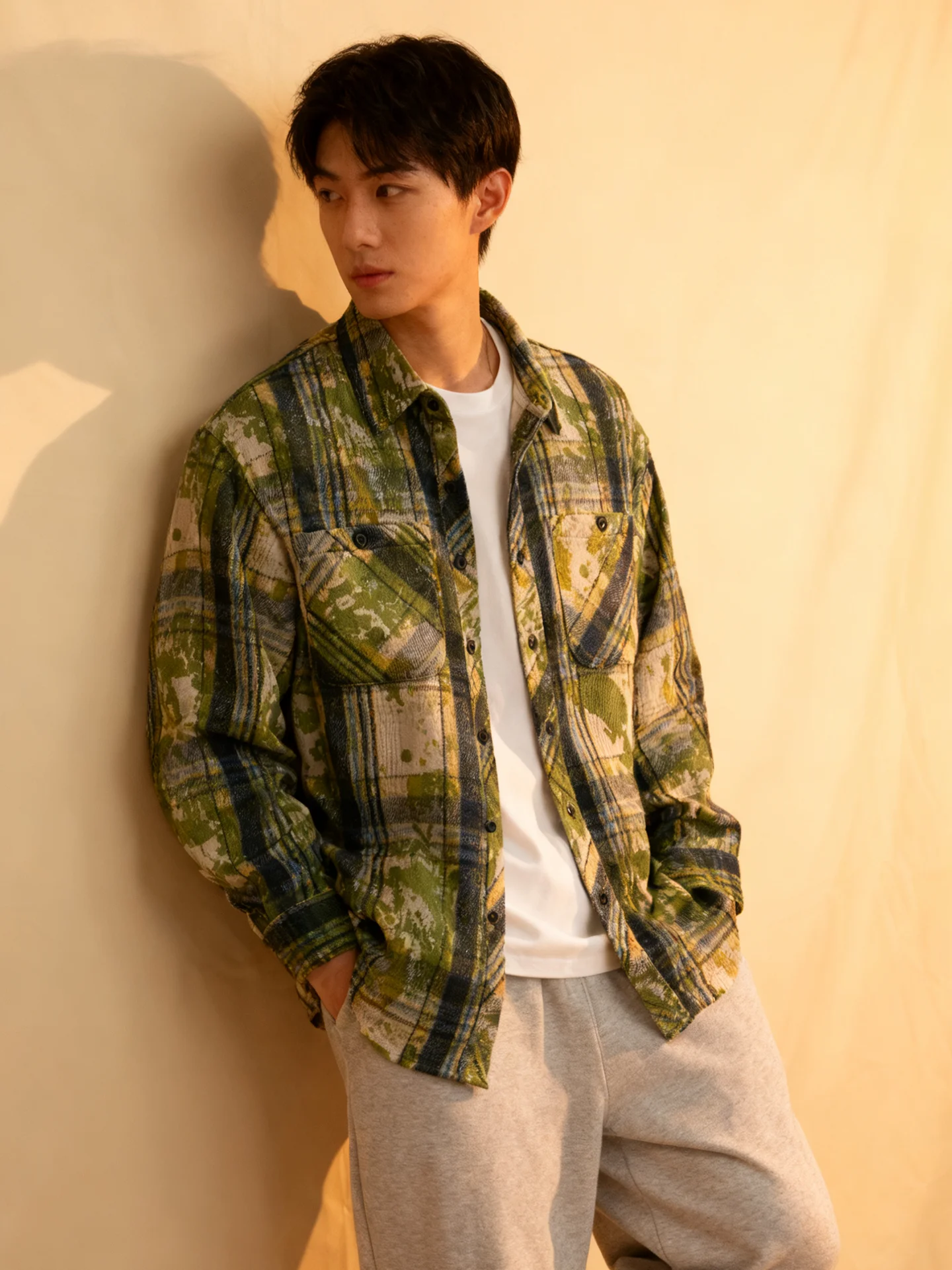 

Japanese Style Graffiti Plaid Design Men's Fashionable Workwear Shirt Collared Long Sleeve Breathable Loose Fit Autumn Winter