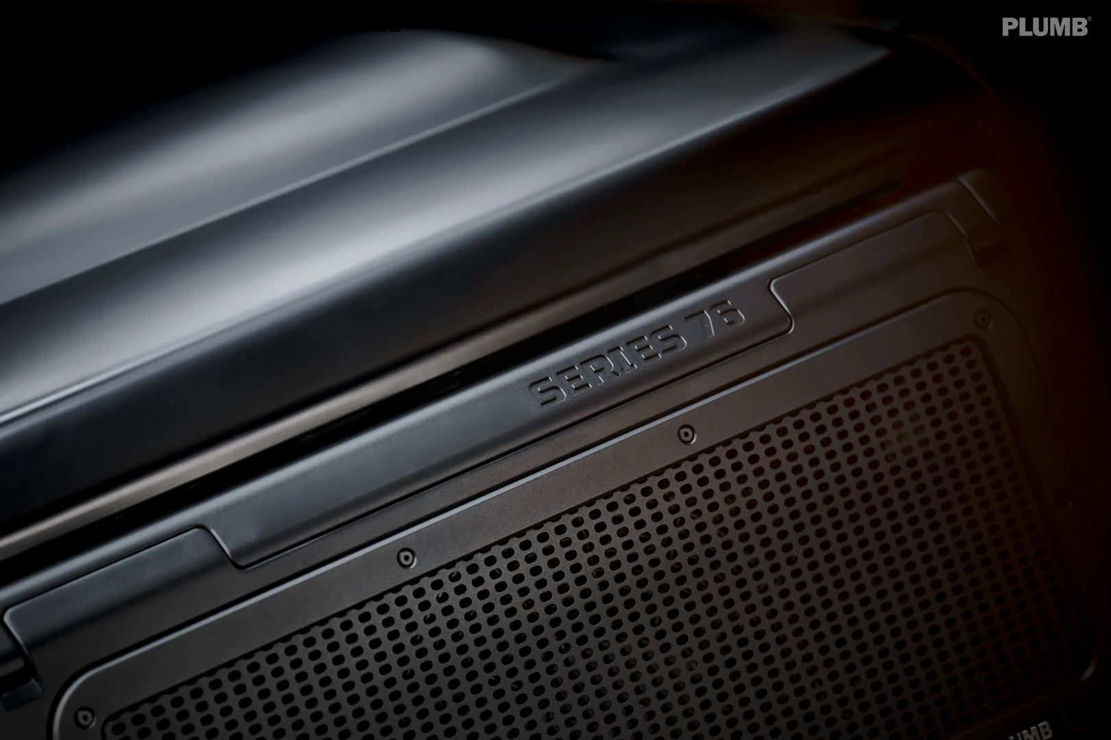 سلسلة PLUMB 76 لسيارة Land Rover Defender Grille مادة الألومنيوم للمدافع 90/110/130