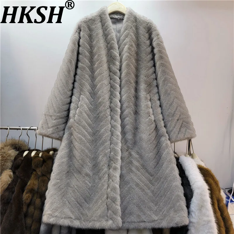 

HKSH Autumn Winter New Women Long Overcoat Faux Fur V-neck Long Sleeves Pocket High-End Elegant Trend Luxury Warm Jacket HK16306
