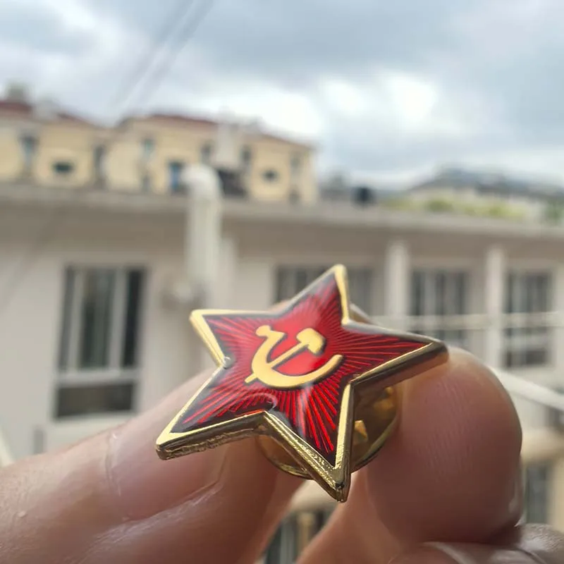 Communism Sovjet Sikkel Hamer Lapel Pins Military Badge CCCP USSR Soviet Sickle Hammer Red Che Guevara Rebel Enamel Brooch Pin