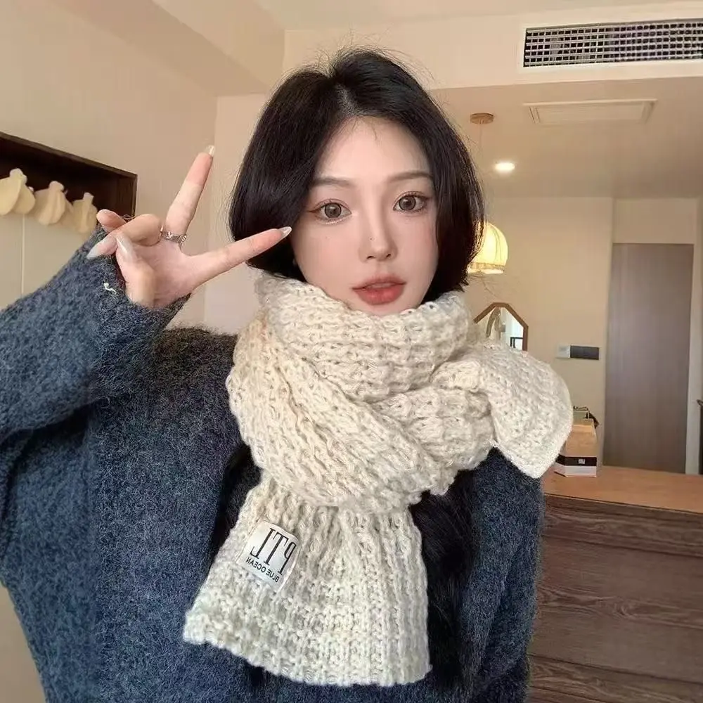 Fashionable Knit Thick Knitted Scarf Solid Color Polyester Neck Wrap Soft Fabric Fall Winter Warm Scarf Daily Wear