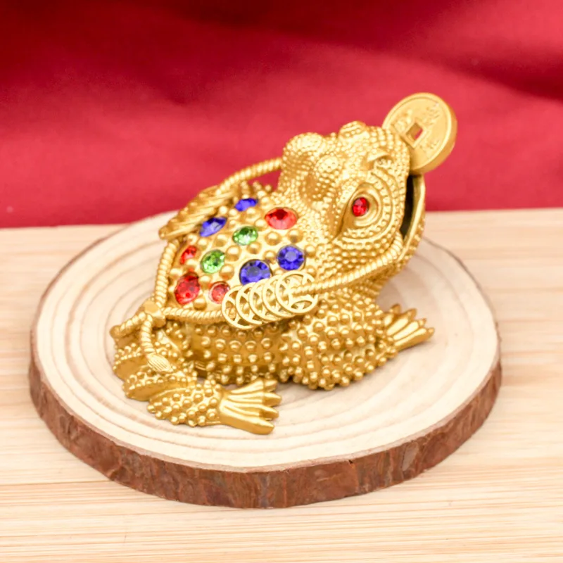 

Feng Shui Decor Golden Hollow Toad Ornament Diamonds Home Decor Tea Pet Desktop Office Decor Wealth-Attracting Ornament Figurine