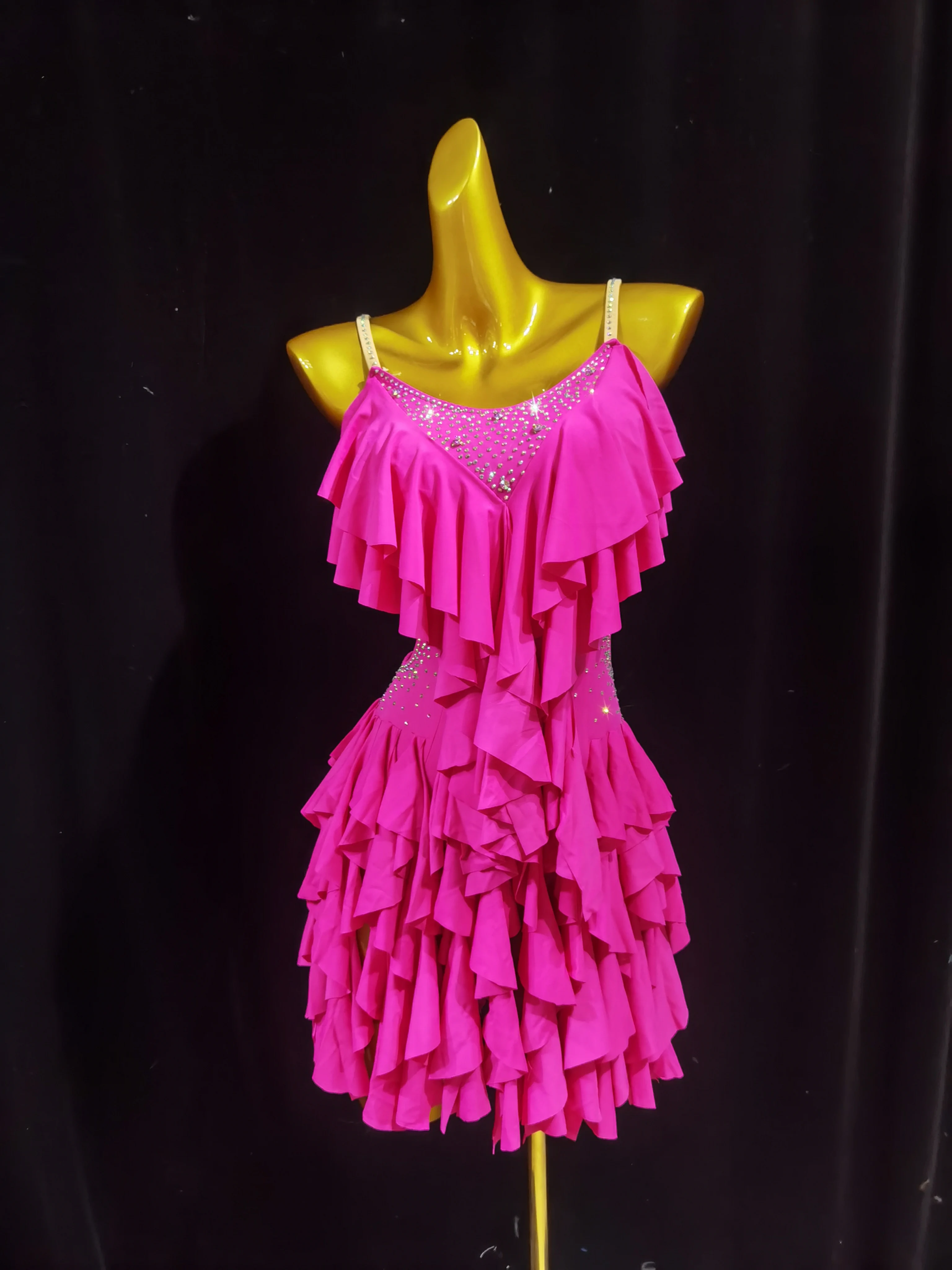 2025 ارتفع الأحمر اللاتينية ملابس رقص المهنية مرحلة الأداء شرابة تنورة للمسابقات كاوبوي تشاتشا زهرة التصميم