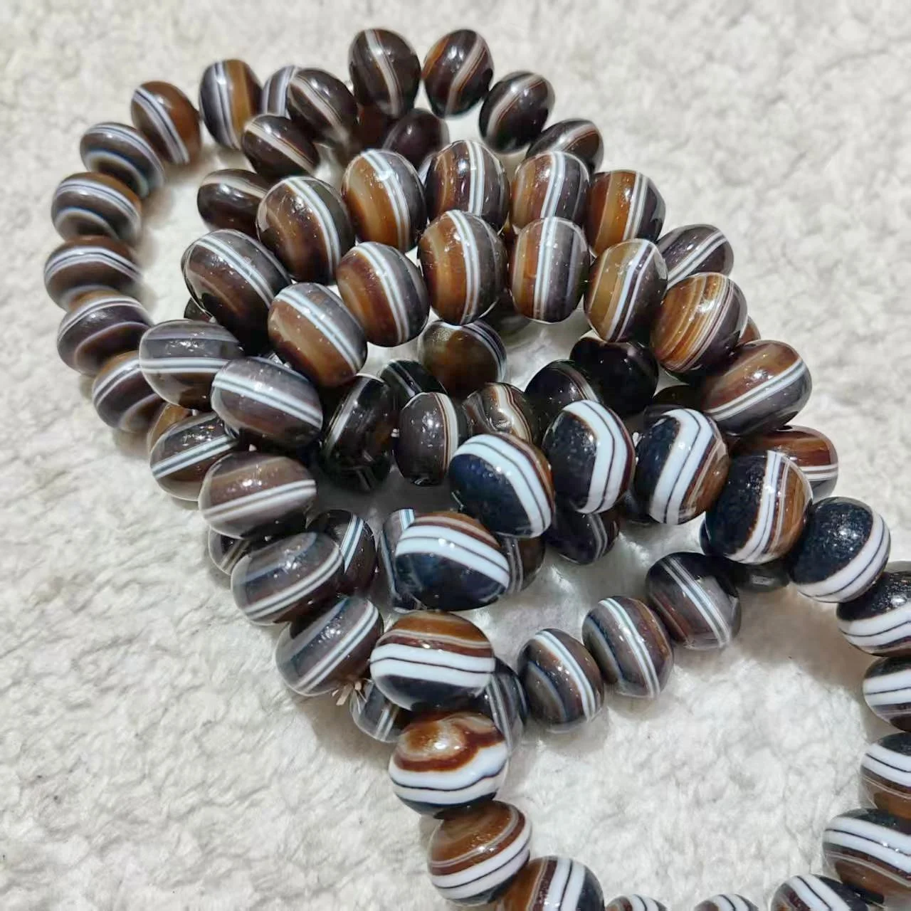 

1pcs Premium natural wrapped silk bracelet with weathered pharmacist agate Tianzhu men's and women's bracelet Dzi