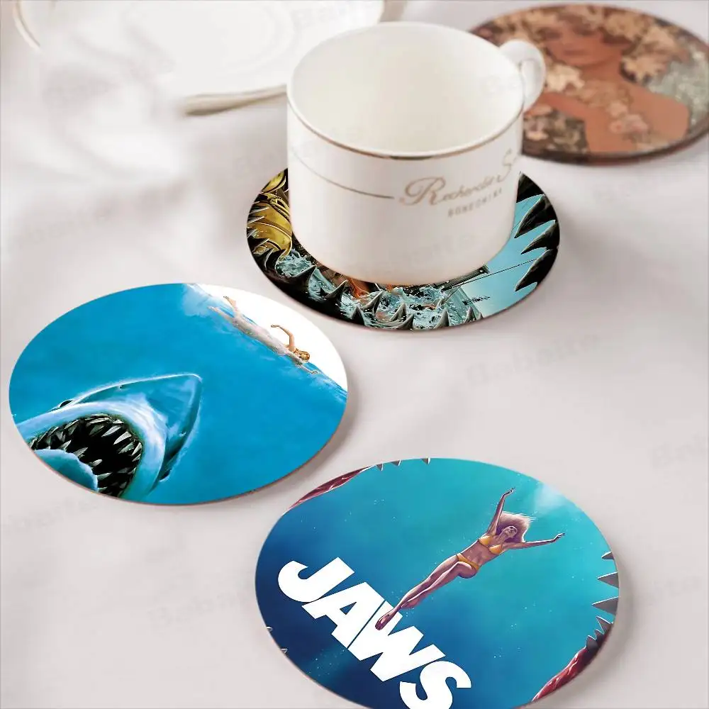 Thriller Movie Jaws Themed Wooden Coaster Creative Heat-Resistant Non-Slip Table Mat, Suitable for Protecting Desktop