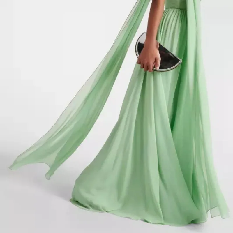 Vestido de noche verde claro elegante sin tirantes una línea vestido de fiesta fluido vestido de fiesta de graduación de seda plisado a mano personalizado