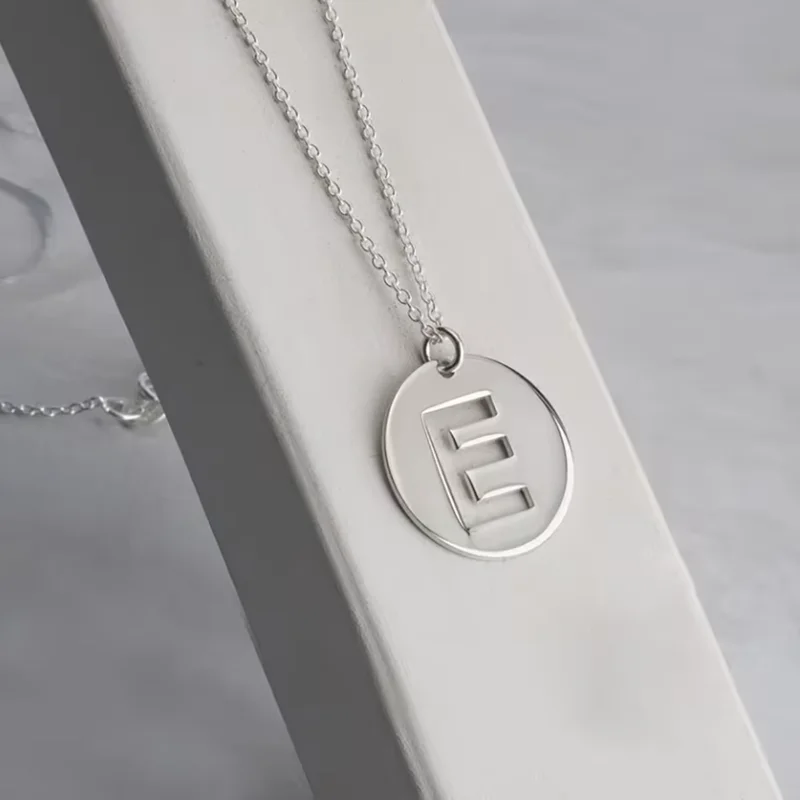 

Индивидуальные кулоны-подвески с лазерной гравировкой для женщин, чокеры, персонализированные подарки на День святого Валентина, ювелирные изделия из нержавеющей стали