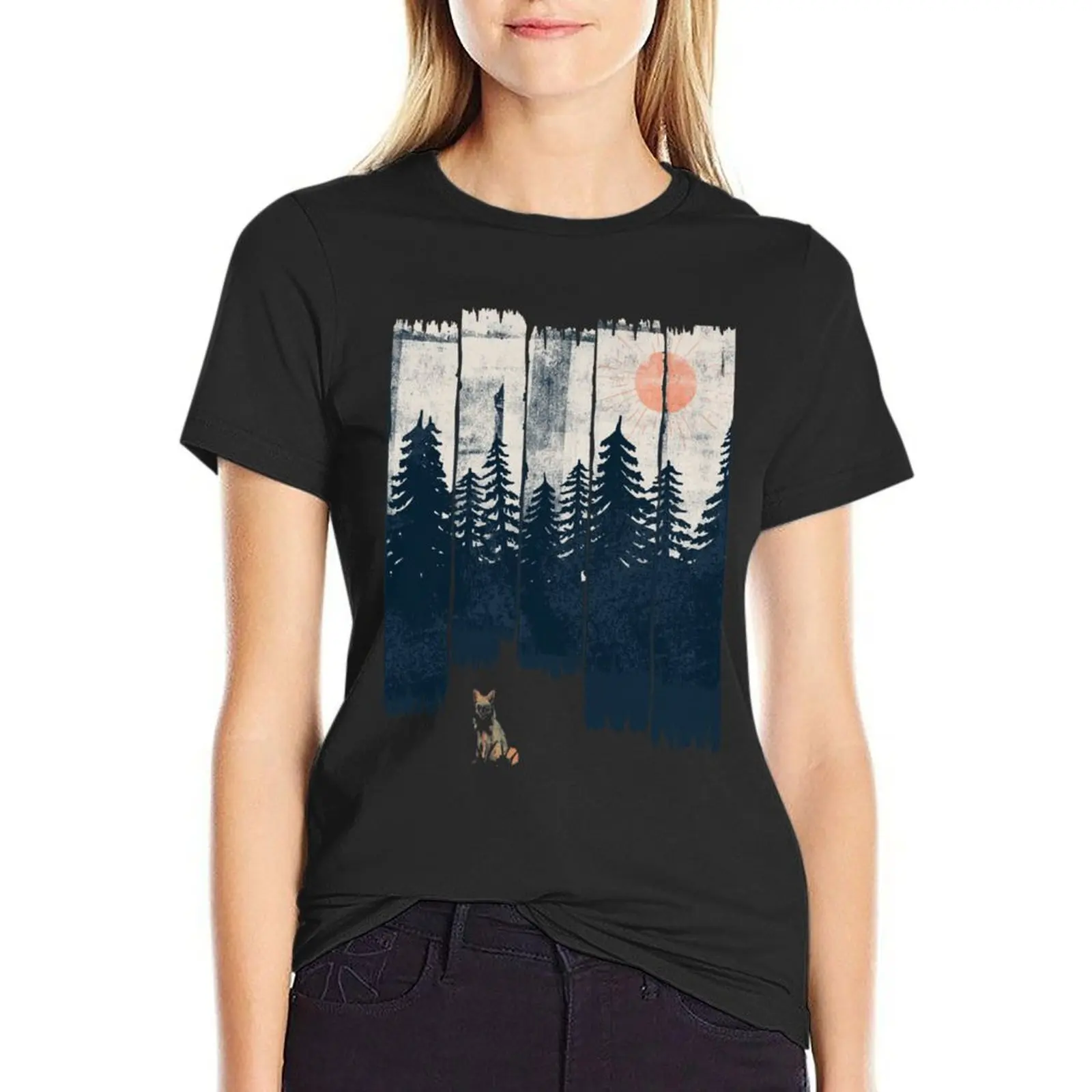 A Fox in the Wild Classic T-Shirt Short sleeve tee vintage clothes oversized graphics designer clothes Women luxury