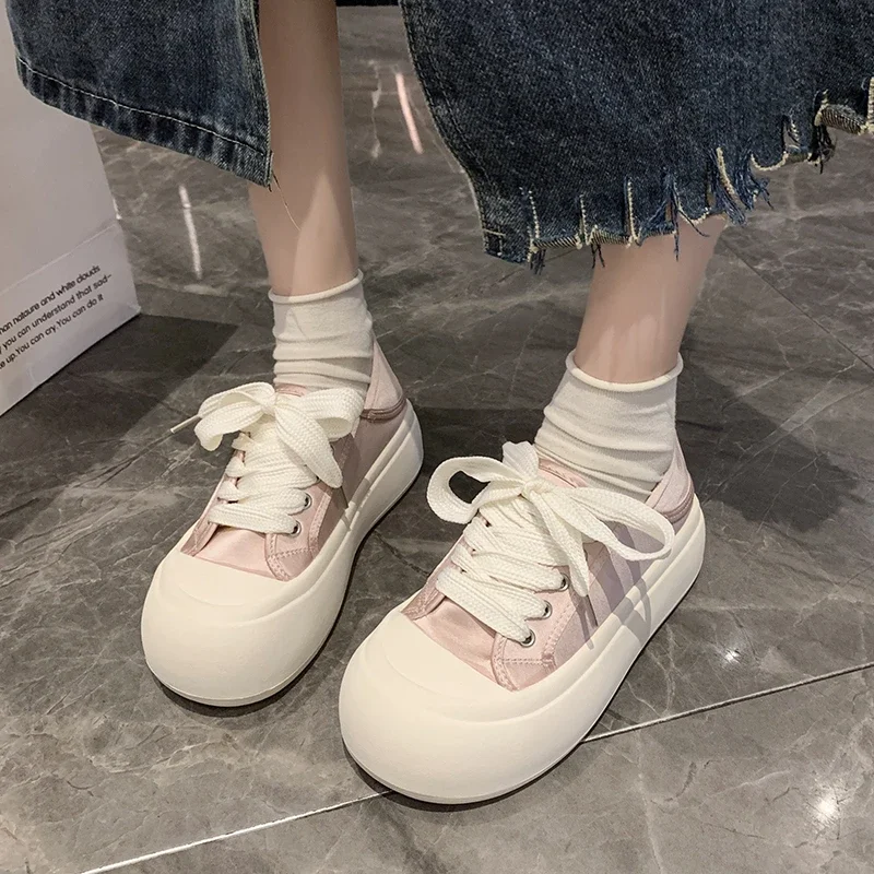 

Ugly and Cute Big Head Bread Shoes Versatile for Women 2024 Spring/Summer/Autumn New Silk Thick Sole Little White Shoes