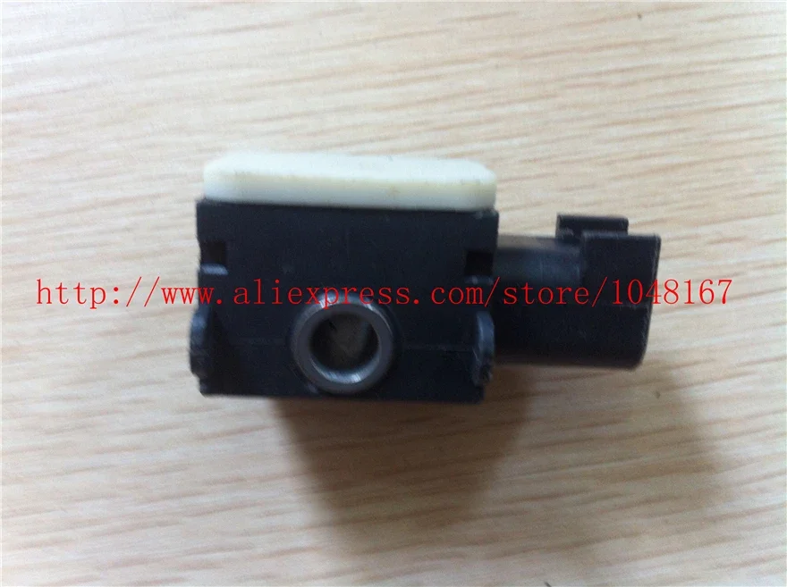 XYQPSEW For FoMoCo Ford collision sensor,8X23-14B006-AA,8X2314B006AA