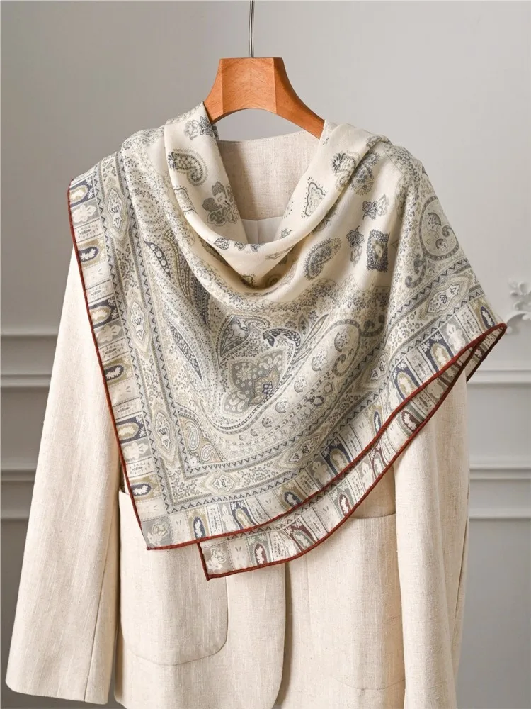 A new style of women's silk scarf made real hair and an air-conditioned room shawl