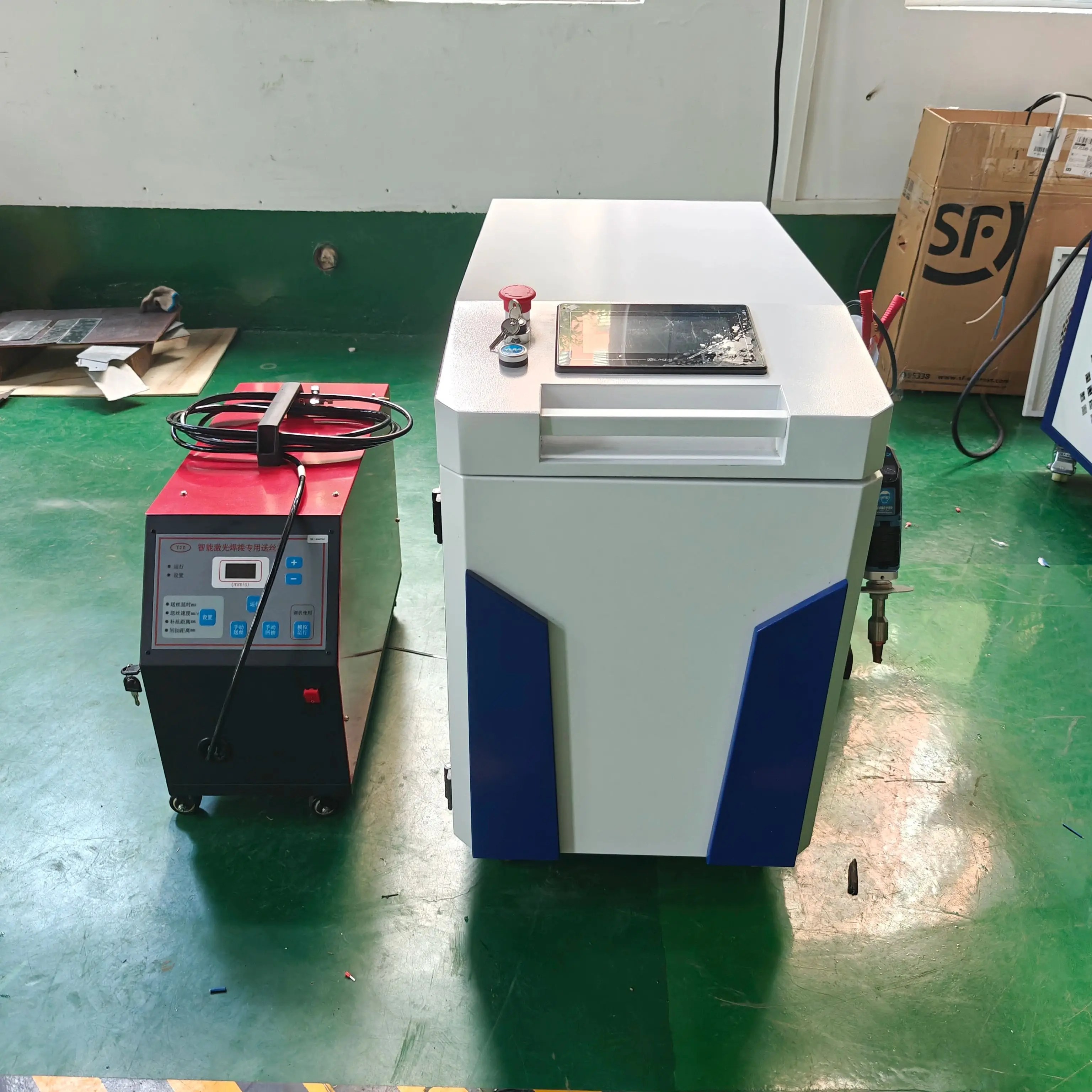 Water Cooling Handheld 1500W Fiber Laser Welding Machine for Stainless Steel Aluminum Metal Fabrication
