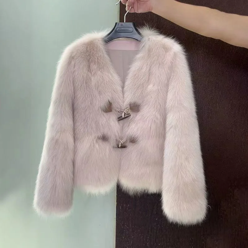 Cold And High-End Environmentally Friendly Fur Top For Women In The Autumn And Winter Of 2025 New Cow Horn Button Short Style